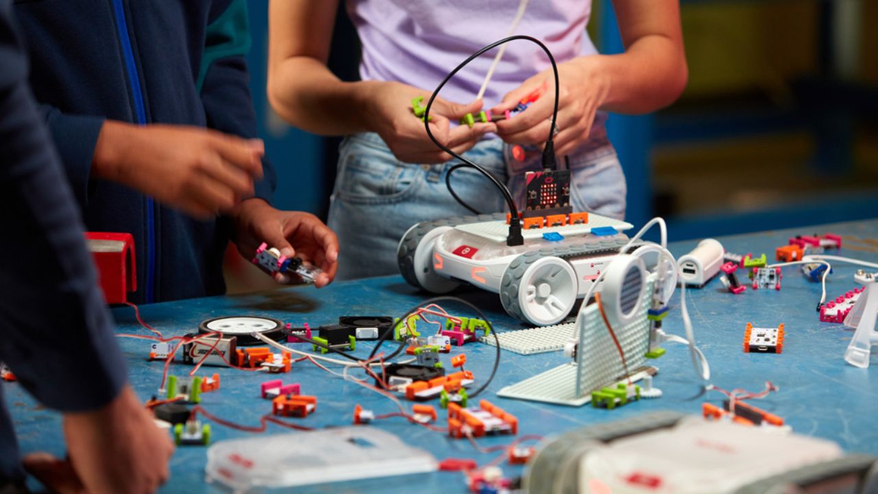 littleBits: A Screen-Free Way to Teach Electronics and Invention