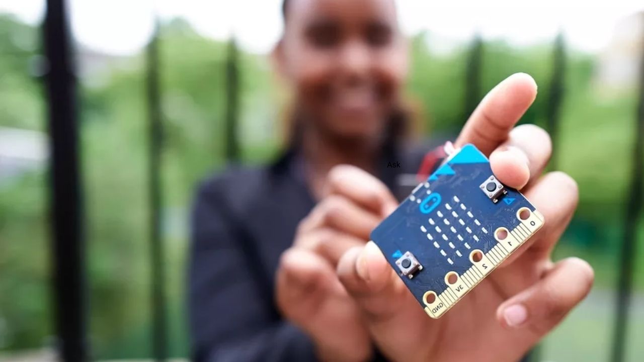 Micro:bit Mastery: A Professional Learning Workshop for Primary School Teachers