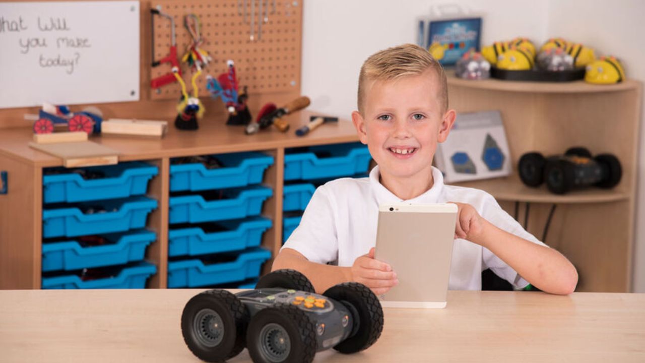 Take your STEM lessons outside with Rugged Robot!